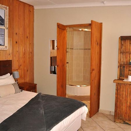 Obelix Guesthouse 뤼데리츠 외부 사진